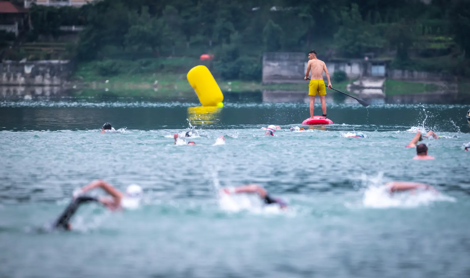 Start plivanja na Green Lake Triathlonu